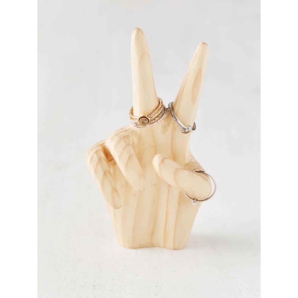 ISO URBAN OUTFITTERS RING HOLDER